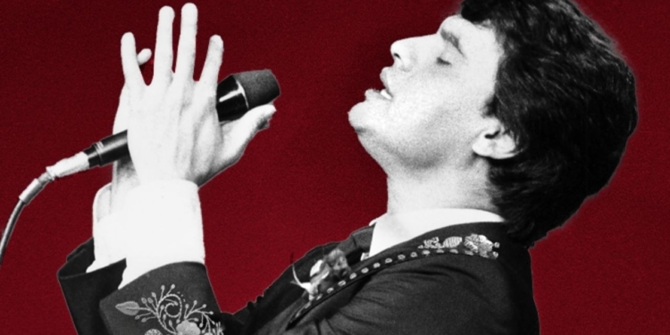 JUAN GABRIEL TENDRÁ SERIE EN NETFLIX CON IMÁGENES QUE GRABÓ DURANTE CUARENTA AÑOS