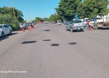 CONTINÚA PROGRAMA DE BACHEO EN DIVERSAS ZONAS DEL MUNICIPIO