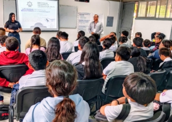 IMPARTE DIRECCIÓN DE PROGRAMAS PREVENTIVOS PLÁTICA A ESTUDIANTES DE SECUNDARIA EN VILLA BONITA