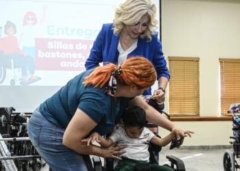 DIF CAJEME ENTREGA 80 AUXILIARES ORTOPÉDICOS EN APOYO A PERSONAS EN SITUACIÓN VULNERABLE