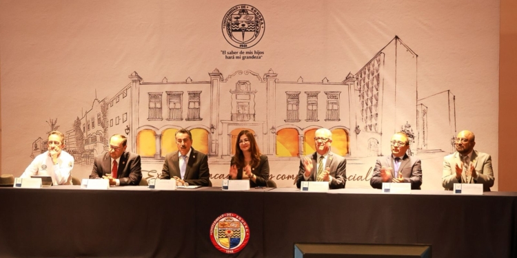 RECONOCE JAVIER LAMARQUE A CAMPUS CAJEME DE UNISON POR SU DÉCIMO QUINTO ANIVERSARIO