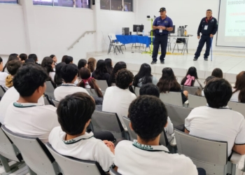 REALIZA DIRECCIÓN DE PROGRAMAS PREVENTIVOS PLÁTICA SOBRE DAÑOS DEL VAPEO Y PREVENCIÓN DE ADICCIONES EN EL CBTA 197
