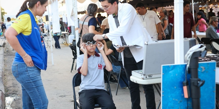 CON DÉCIMO TERCERA JORNADA DE SERVICIOS Y CUARTA FERIA DE LA PAZ BENEFICIA GOBIERNO MUNICIPAL A FAMILIAS DE LA COLONIA VALLE VERDE