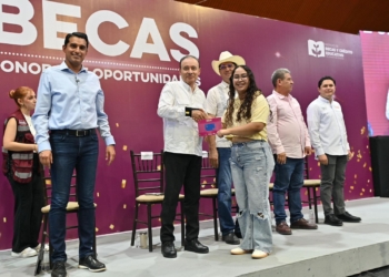 CON APOYOS PARA EL CAMPO, SALUD ESPECIALIZADA Y BECAS, GOBERNADOR DURAZO CUMPLE A FAMILIAS DEL SUR DE SONORA