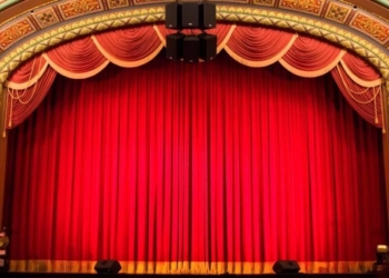 HUELGA DE ACTORES DE BROADWAY A PUNTO DE ESTALLAR: DEJARÍAN ESCENARIOS Y CERRARÍAN 32 PRODUCCIONES TEATRALES