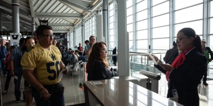 MÉXICO BUSCA ACUERDOS CON EE. UU. PARA EVITAR MÁS AFECTACIONES A LA AVIACIÓN NACIONAL