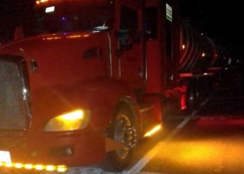 TRAILERO QUEDA GRABADO EN SUS ÚLTIMOS SEGUNDOS DE SU VIDA