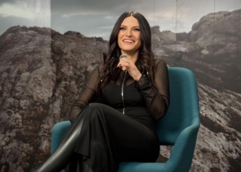 LAURA PAUSINI PRESENTA DISCO EN HOMENAJE A ARTISTAS LATINOS; TENDRÁ COVER DE JOAN SEBASTIAN