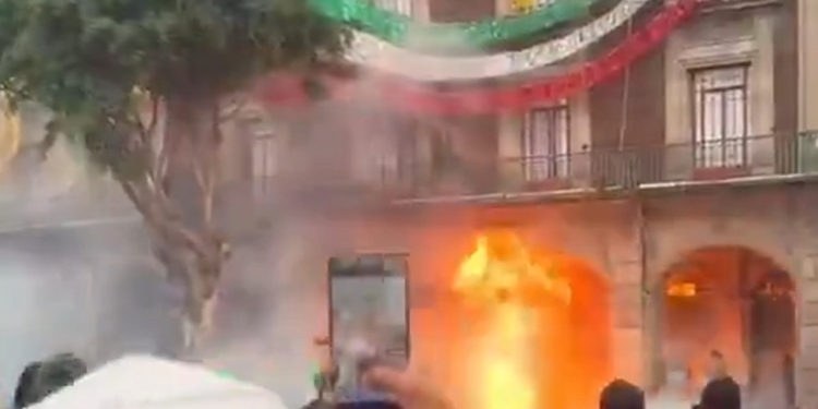 MARCHA DEL 2 DE OCTUBRE CONCLUYE CON ENFRENTAMIENTOS, DAÑOS A COMERCIOS Y LESIONADOS