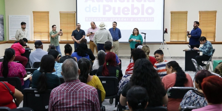 ATIENDE PRESIDENTE MUNICIPAL SOLICITUDES CIUDADANAS EN PROGRAMA AUDIENCIA DEL PUEBLO