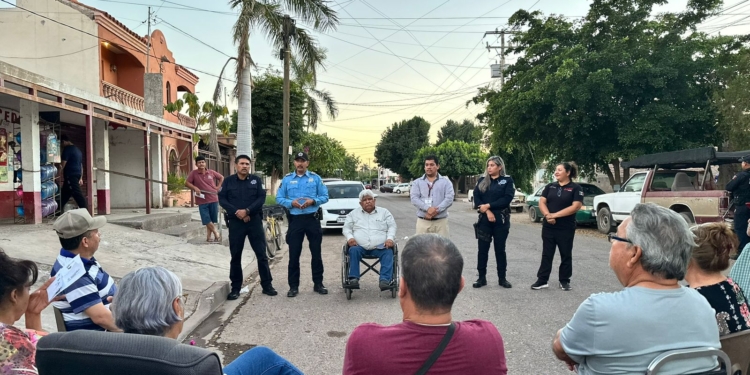 REALIZAN REUNIÓN DEL PROGRAMA POLICÍA COMUNITARIO CON VECINAS Y VECINOS DE LA COLONIA MORELOS