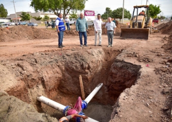 SUPERVISA JAVIER LAMARQUE TRABAJOS DE PAVIMENTACIÓN E INFRAESTRUCTURA EN CAJEME