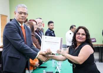 DISTINGUEN A 53 EMPLEADOS POR 25 AÑOS DE TRAYECTORIA AL SERVICIO DEL AYUNTAMIENTO DE CAJEME