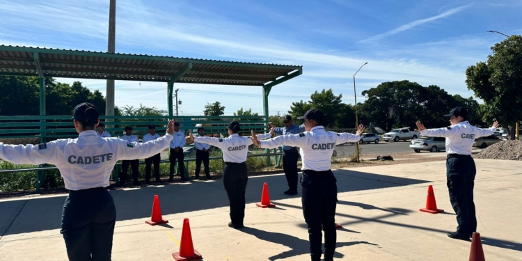 CADETES DE LA ACADEMIA DE POLICÍA MUNICIPAL FORTALECEN SU PREPARACIÓN CON PRÁCTICA DE VIALIDAD EN CAJEME