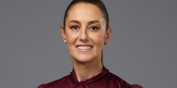 ES ACOSADA CLAUDIA SHEINBAUM POR UN HOMBRE EN PLENO CENTRO HISTÓRICO