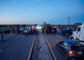 CUARTO DÍA DE BLOQUEOS CARRETEROS EN LOS ESTADOS; SIGUEN NEGOCIACIONES