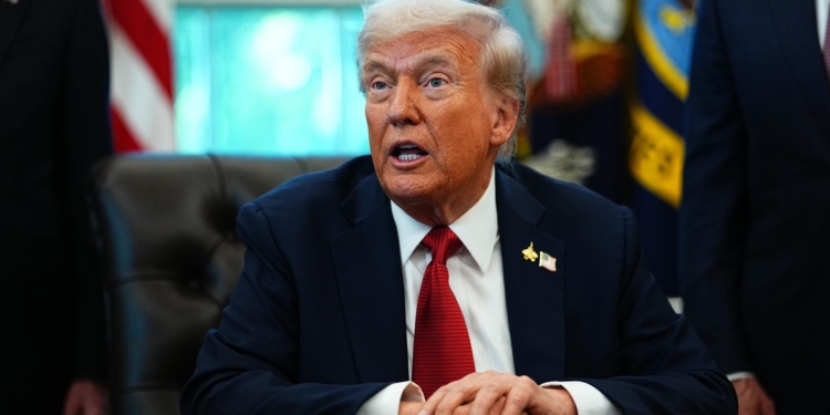 “TRUMP NO DESCARTA UN ATAQUE CONTRA CÁRTELES MEXICANOS