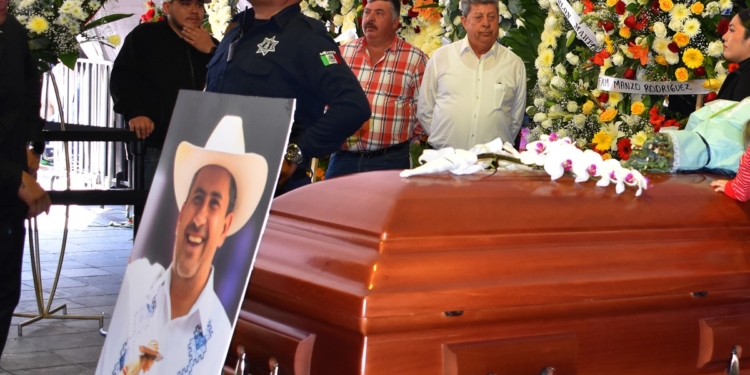IDENTIFICAN AL PRESUNTO ASESINO DE CARLOS MANZO, ALCALDE DE URUAPAN