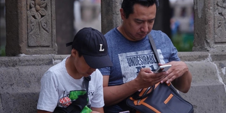 ALEJARSE DE INTERNET MEJORA EL ÁNIMO Y PREVIENE LA ‘AMNESIA DIGITAL’