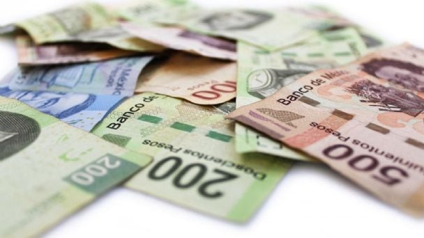 LE DEPOSITAN DINERO POR ERROR Y LO REGRESA DE INMEDIATO