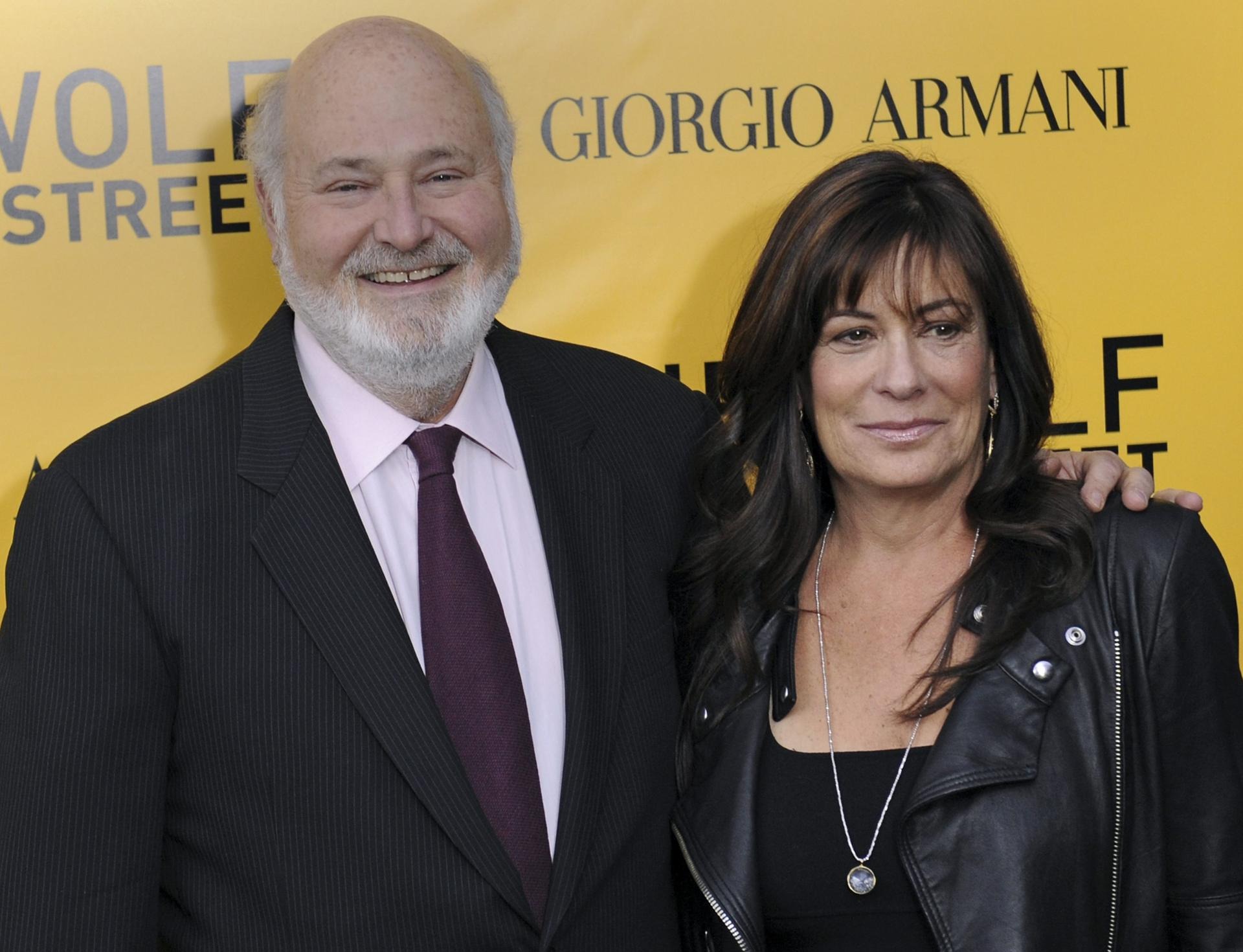 ENCUENTRAN MUERTOS AL DIRECTOR DE CINE, ROB REINER Y ESPOSA EN SU CASA DE LOS ANGELES, CA.