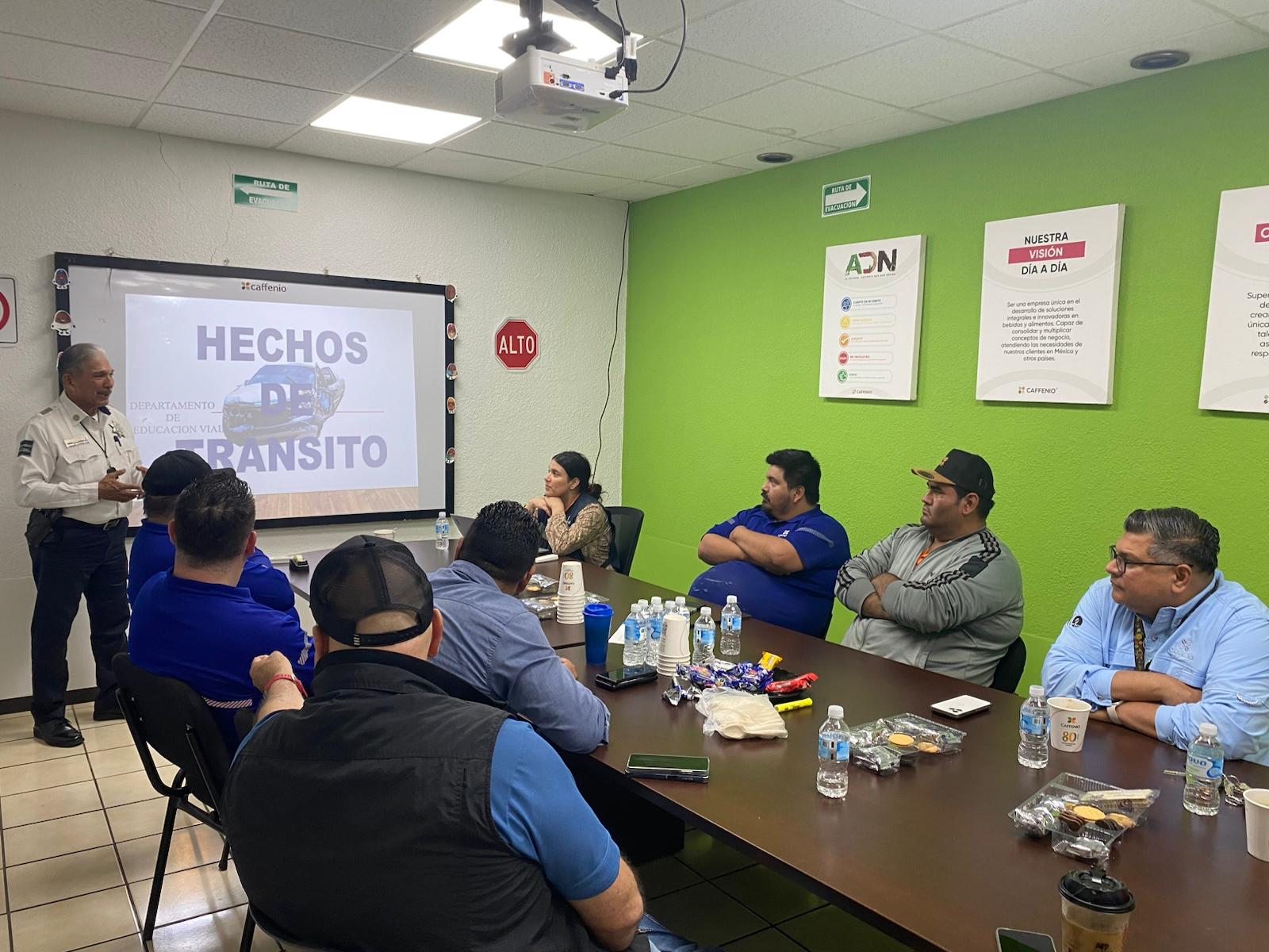 REFUERZA SSPM CAJEME LA CULTURA DE SEGURIDAD VIAL MEDIANTE PLÁTICAS INFORMATIVAS