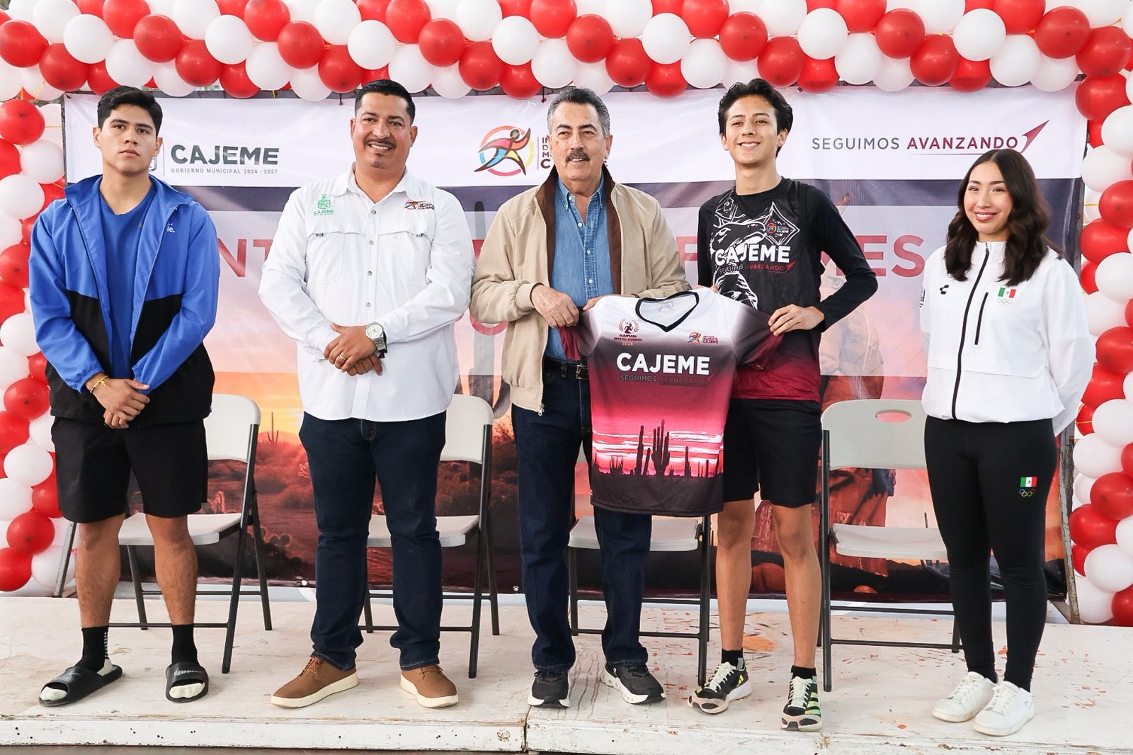 ABANDERA PRESIDENTE MUNICIPAL A DELEGACIÓN CAJEMENSE RUMBO A LA OLIMPIADA ESTATAL CONADE 2026