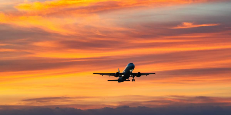 EE.UU. ALERTA A AEROLÍNEAS POR RIESGO DE ACTIVIDAD MILITAR AL VOLAR SOBRE MÉXICO, CENTROAMÉRICA Y SUDAMÉRICA