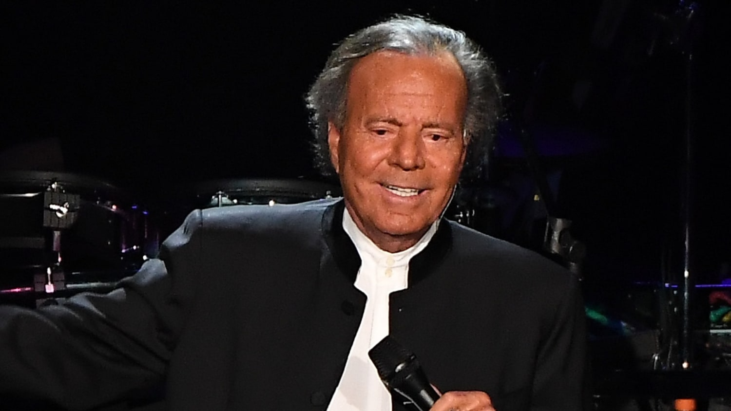 FISCALÍA DE ESPAÑA ARCHIVA LA DENUNCIA CONTRA JULIO IGLESIAS POR FALTA DE COMPETENCIA