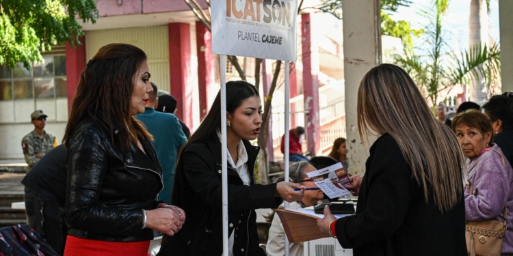 REALIZAN TRES NIVELES DE GOBIERNO FERIA DE LA PAZ Y JORNADA DE SERVICIOS EN LA SECUNDARIA TÉCNICA #2 DE LA SOCHILOA