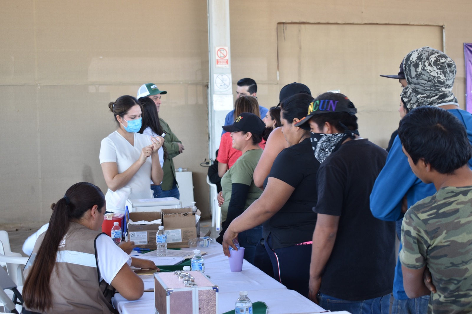 GOBIERNO DE SONORA REFUERZA VACUNACIÓN CONTRA SARAMPIÓN EN CAMPOS AGRÍCOLAS PARA PROTEGER A JORNALEROS