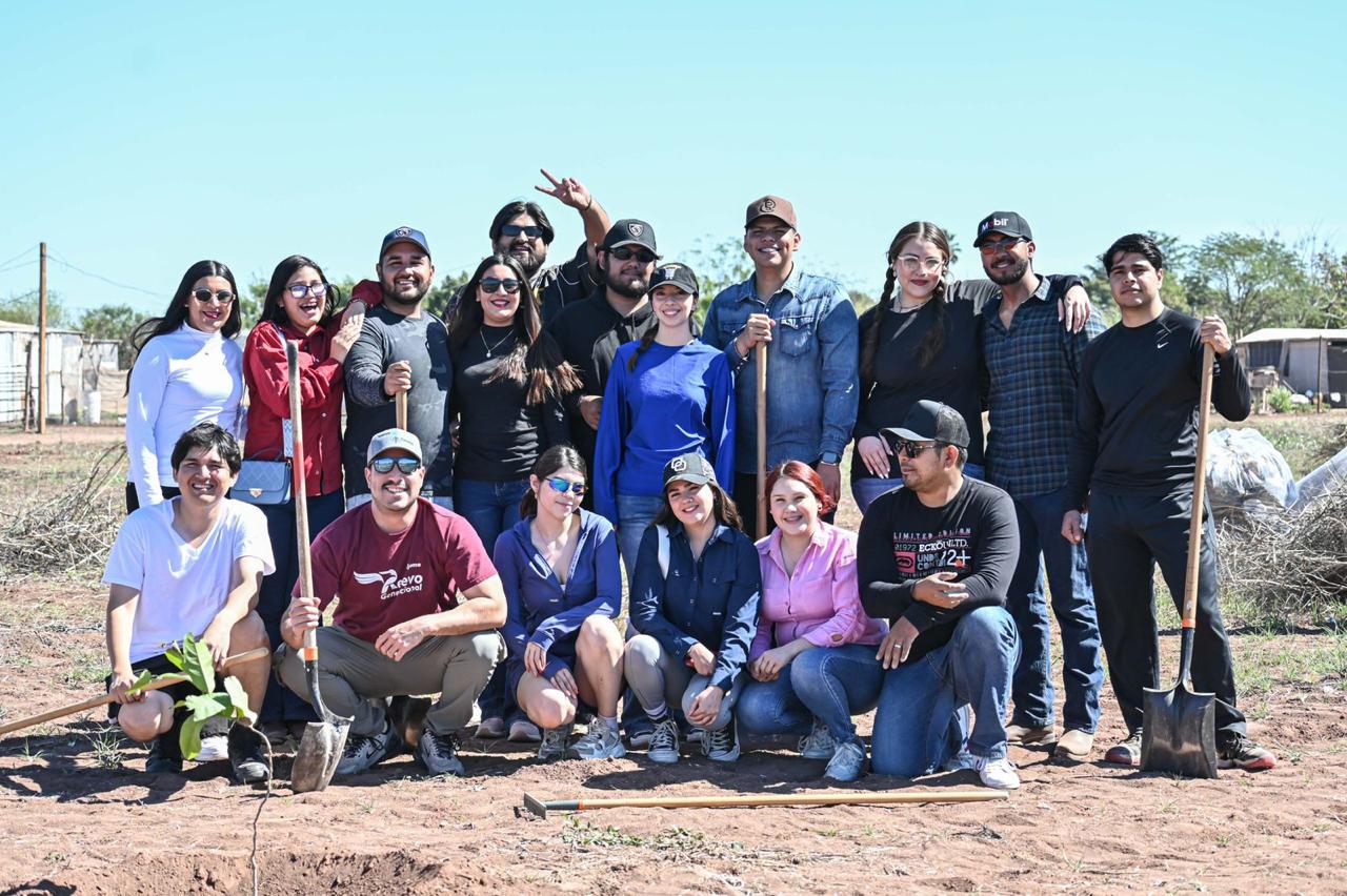 RECUPERAN ESPACIO PÚBLICO EN PUEBLO YAQUI CON JORNADA DE REFORESTACIÓN JUVENIL