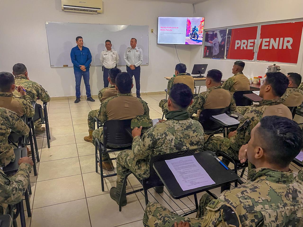 IMPARTEN CURSO DE MANEJO PROFESIONAL DE MOTO PATRULLA A ELEMENTOS DE LA SECRETARÍA DE MARINA