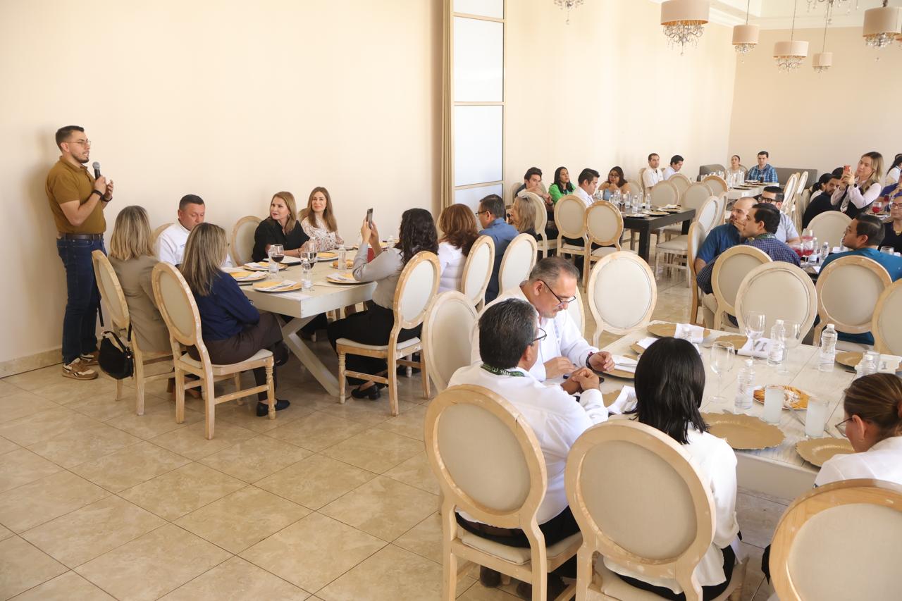 PARA MEJORAR SERVICIOS DE SALUD RECIBE CAJEME A NUEVAS Y NUEVOS MÉDICOS ESPECIALISTAS