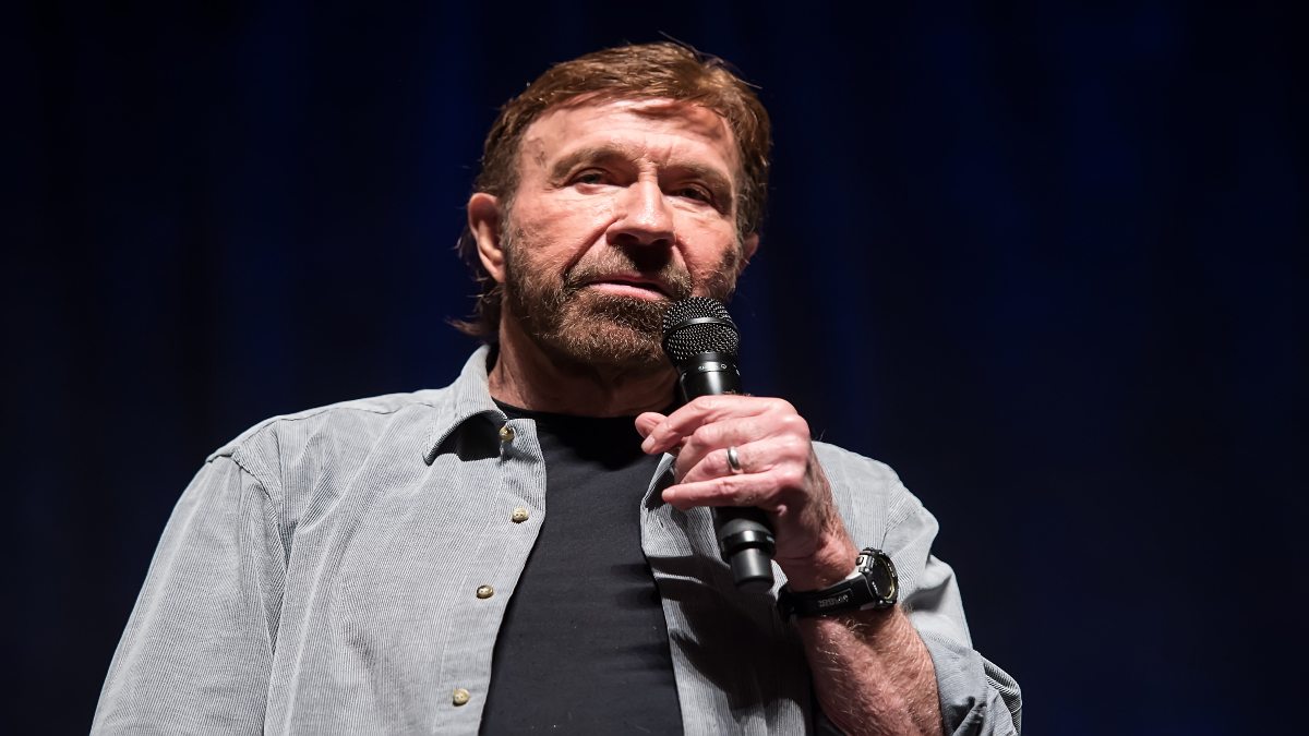 CHUCK NORRIS ES HOSPITALIZADO EN HAWÁI
