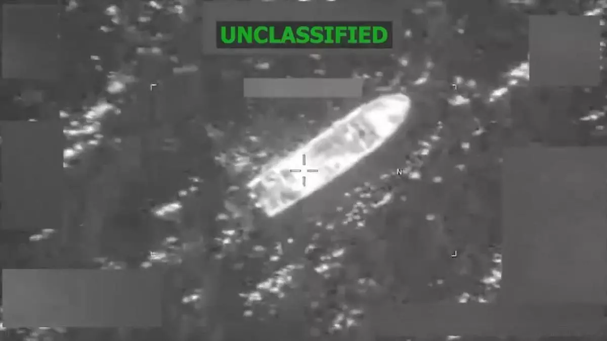 ESTADOS UNIDOS DESTRUYE OTRA SUPUESTA NARCOLANCHA EN EL PACÍFICO; HAY TRES SOBREVIVIENTES