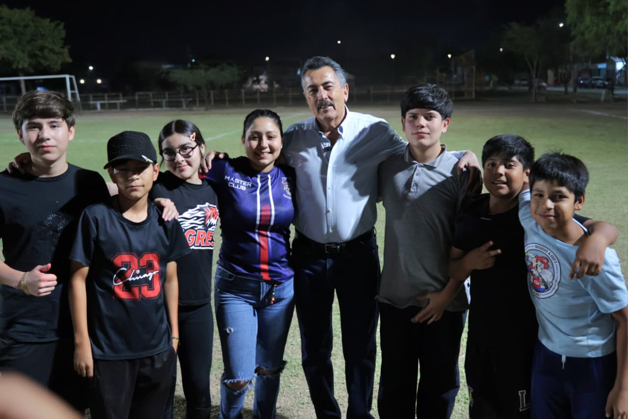 GOBIERNO DE CAJEME ILUMINA CANCHA DEPORTIVA EN LA COLONIA LIBERTAD