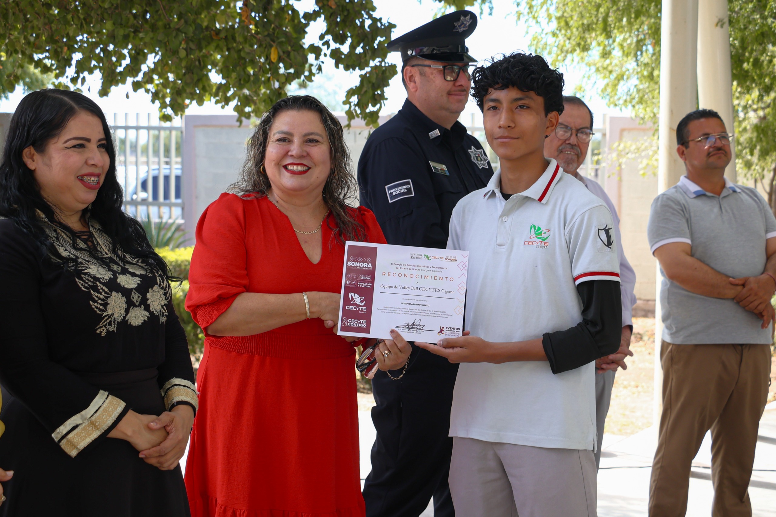 REFUERZA AYUNTAMIENTO IDENTIDAD NACIONAL EN JÓVENES CON LUNES CÍVICO EN CECYTES CAJEME