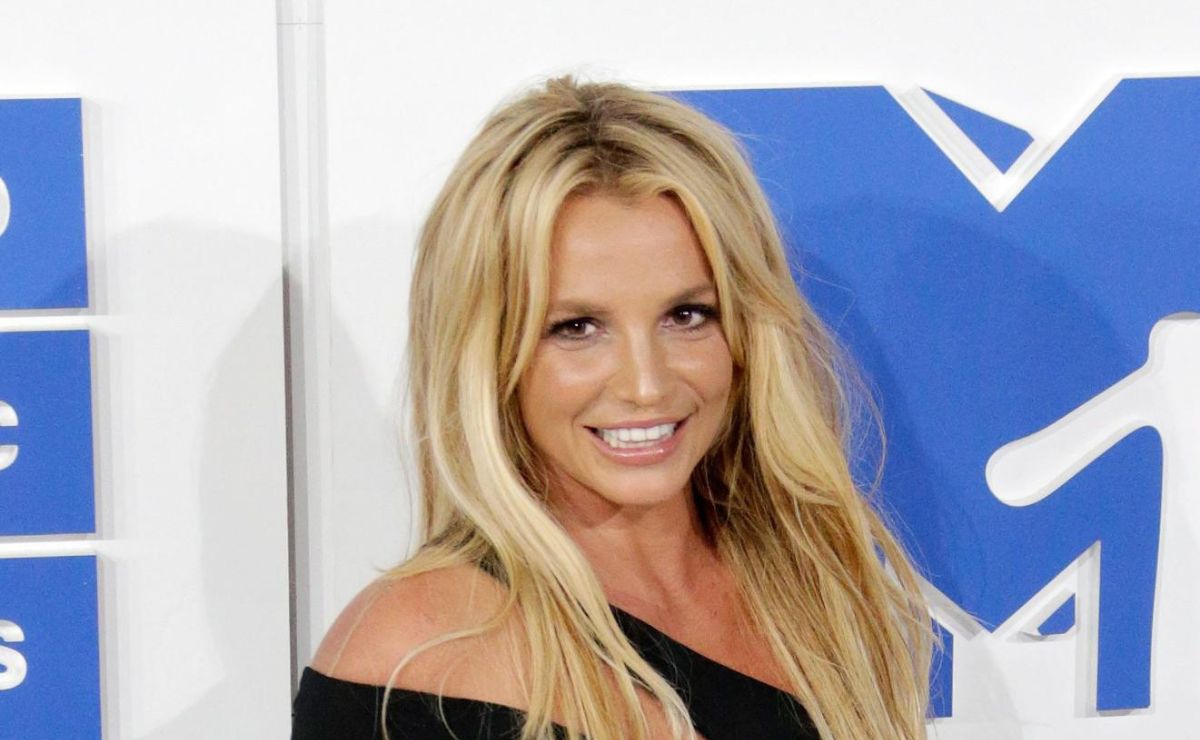 BRITNEY SPEARS INGRESA A UN CENTRO DE REHABILITACIÓN