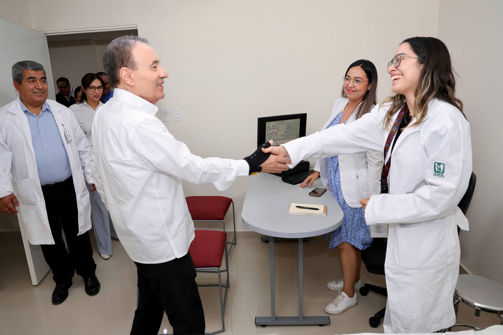 GOBERNADOR DURAZO IMPULSA CAPACITACIÓN A MÉDICOS CON MIL BECAS PARA FORTALECER ATENCIÓN A LA SALUD