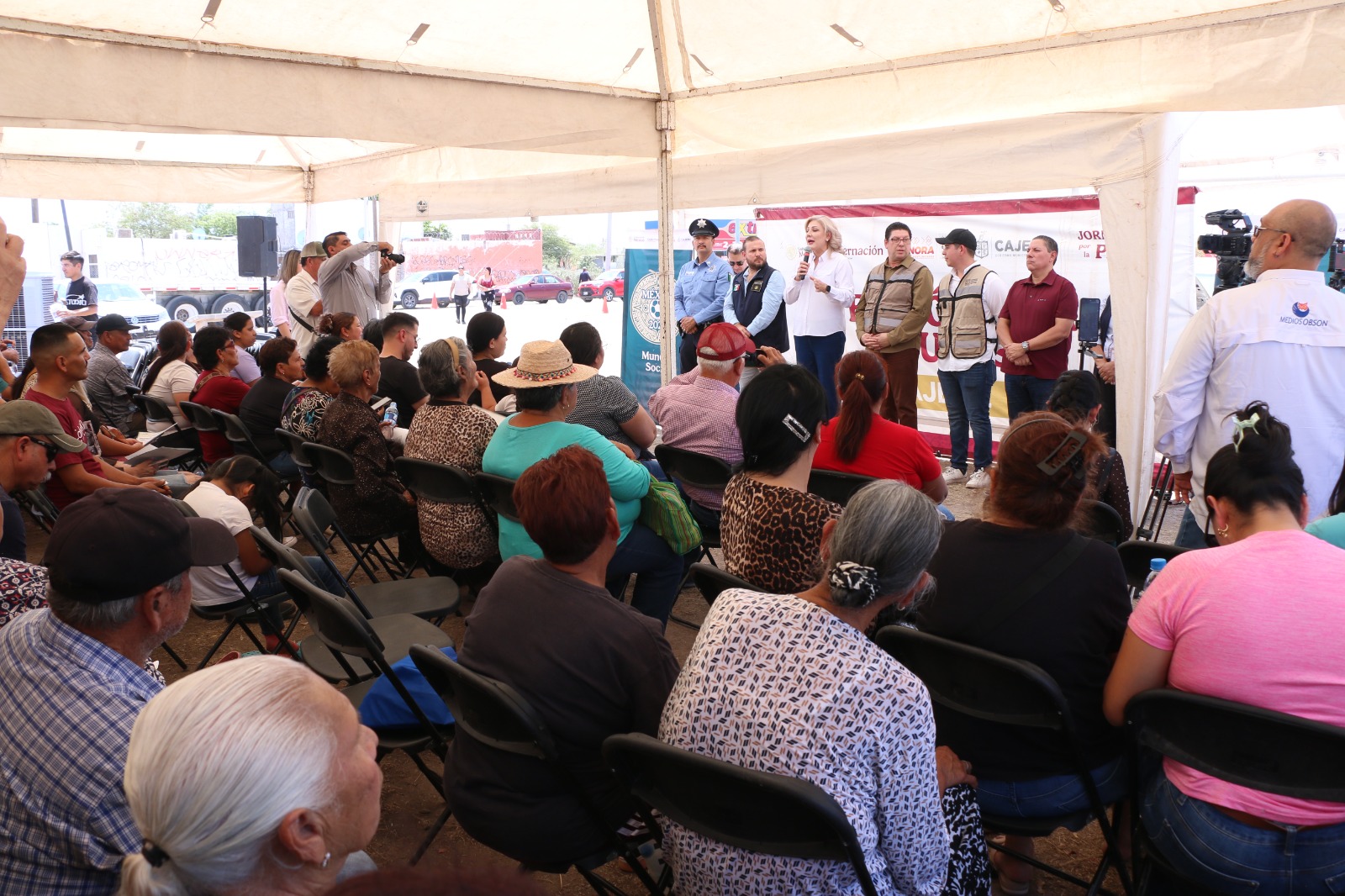FERIA DE LA PAZ LLEVA BIENESTAR A LA COLONIA SANTA FE