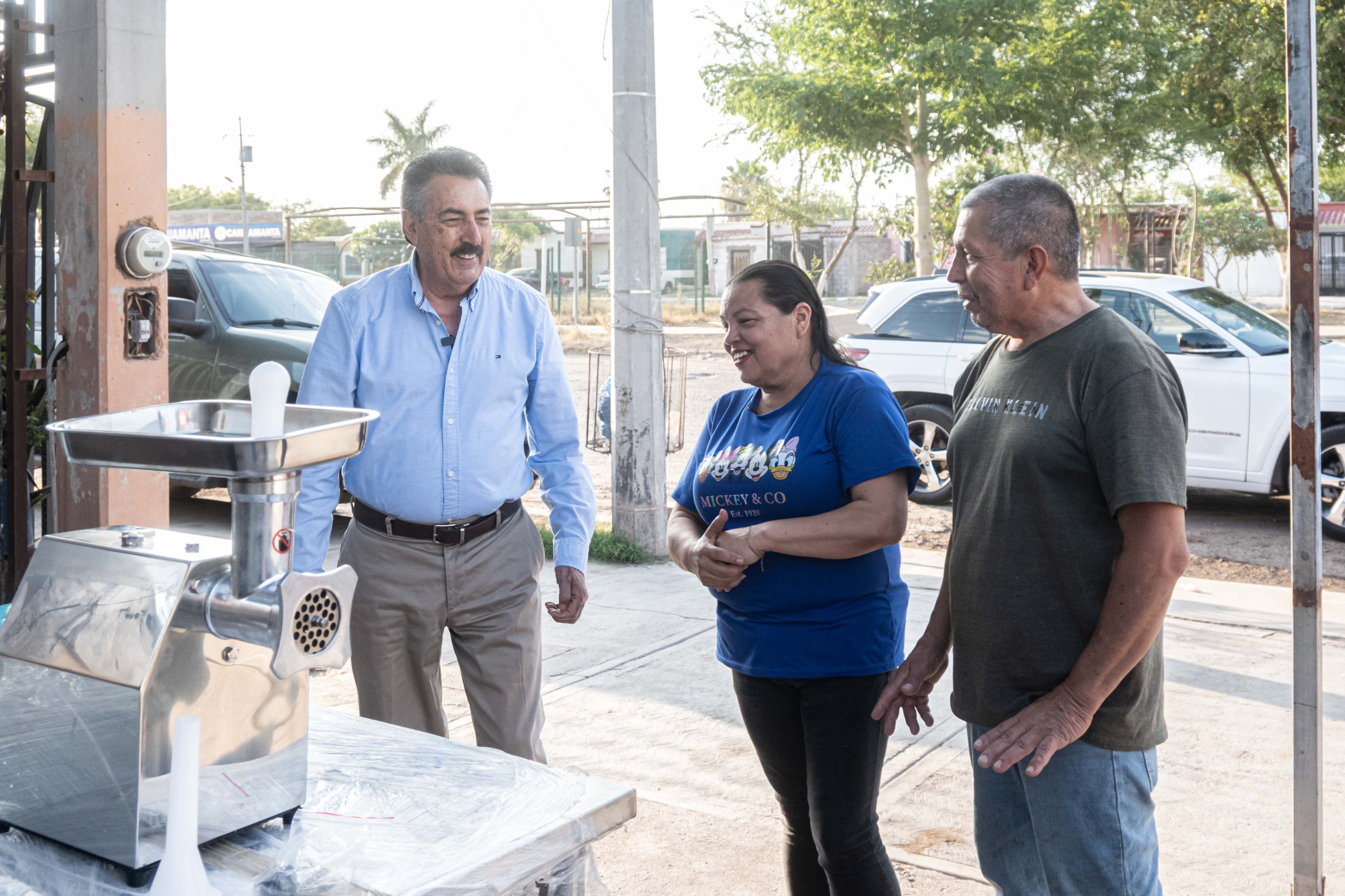 ENTREGA JAVIER LAMARQUE APOYOS QUE TRANSFORMAN VIDAS EN CAJEME