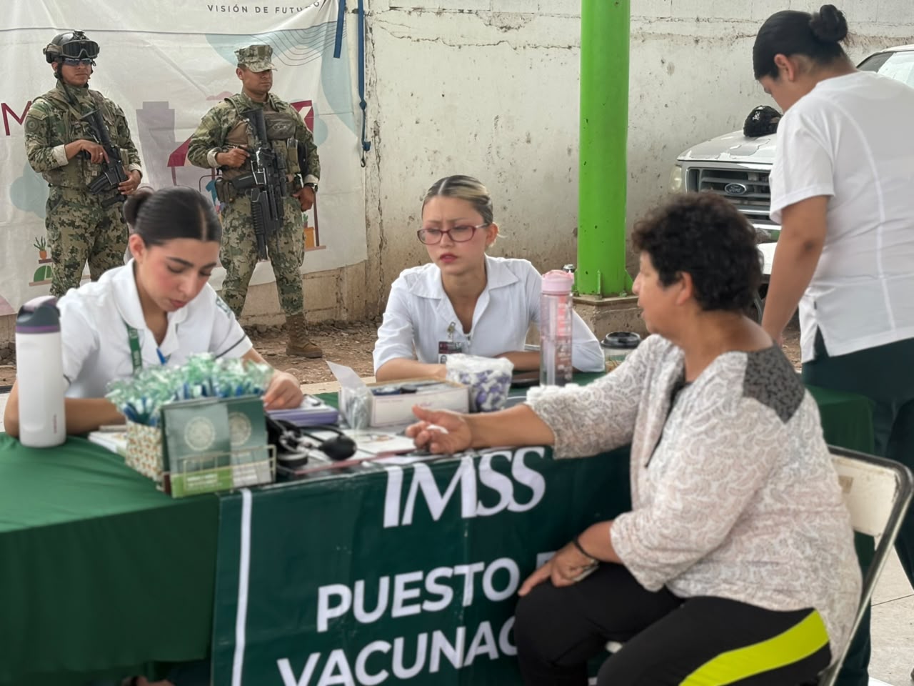 LLEVAN SERVICIOS MÉDICOS GRATUITOS A FAMILIAS DE LA COLONIA CAJEME A TRAVÉS DE JORNADA DE LA SALUD
