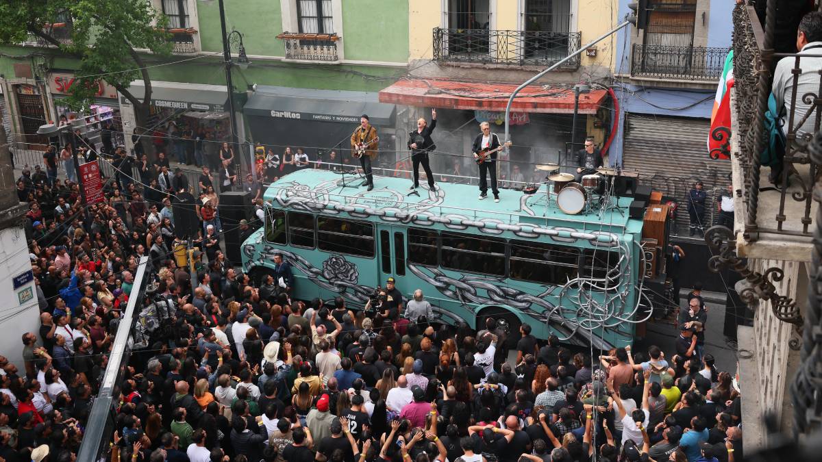 U2 APARECE DE SORPRESA EN EL CENTRO HISTÓRICO PARA GRABAR VIDEO MUSICAL