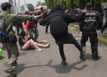 LA CNTE SIGUE EN PROTESTAS EN ESTADOS CON BLOQUEOS Y MARCHAS