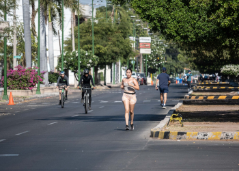 FAMILIAS DISFRUTAN UNA NUEVA EDICIÓN DE ‘DOMINGUEANDO EN BICI Y MÁS’