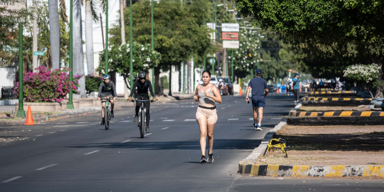 FAMILIAS DISFRUTAN UNA NUEVA EDICIÓN DE ‘DOMINGUEANDO EN BICI Y MÁS’