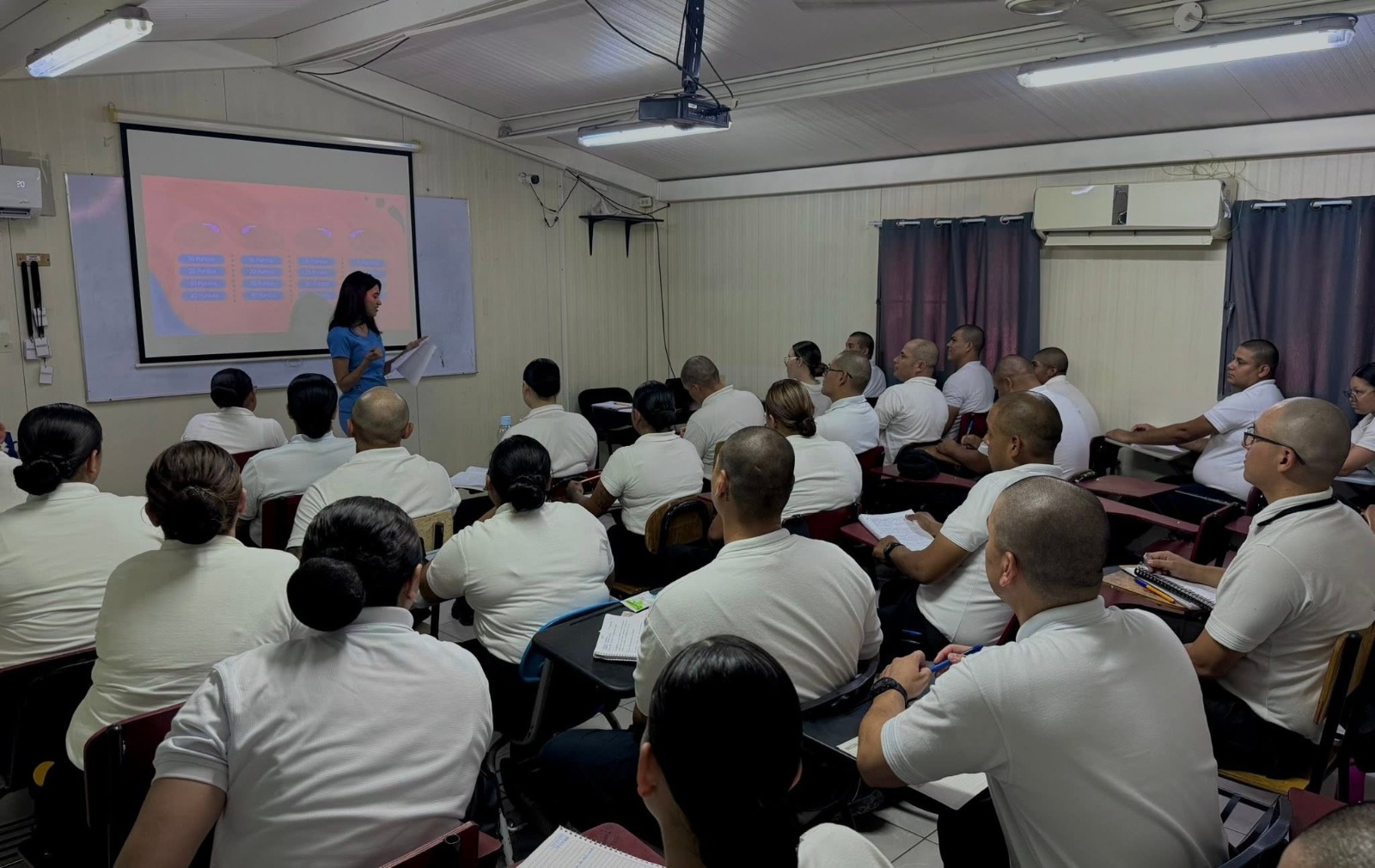 FORTALECEN FORMACIÓN DE CADETES CON CAPACITACIÓN EN PROTECCIÓN Y BIENESTAR ANIMAL