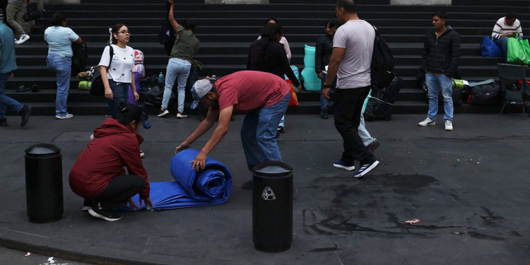 CNTE DEJA EL CENTRO HISTÓRICO DE CDMX TRAS CASI UN MES