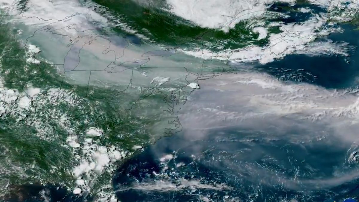 IMPACTANTES IMÁGENES SATELITALES MUESTRAN EL HUMO DE LOS INCENDIOS EN CANADÁ SOBRE NUEVA YORK PREVIO A LA FINAL DEL MUNDIAL